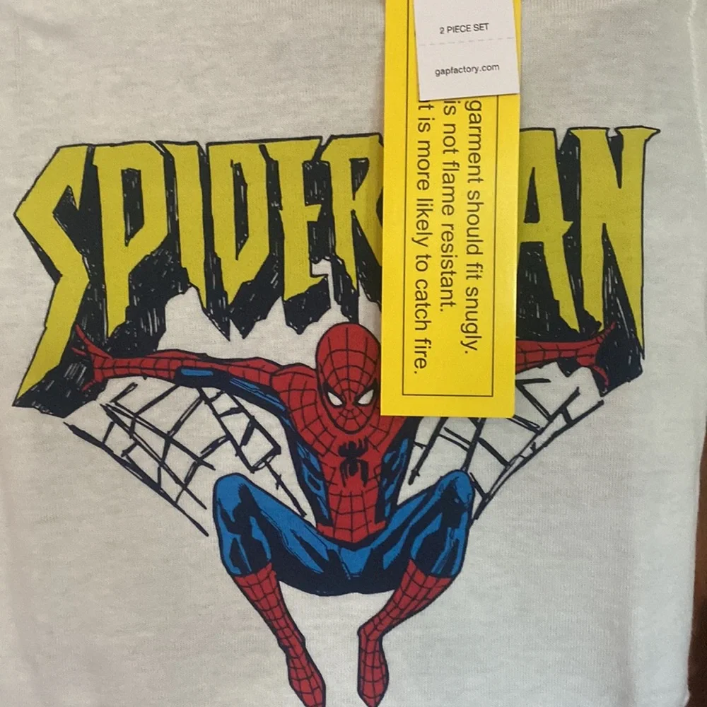 Gap Factory NWT Spiderman pj set. Size 4. White & navy.